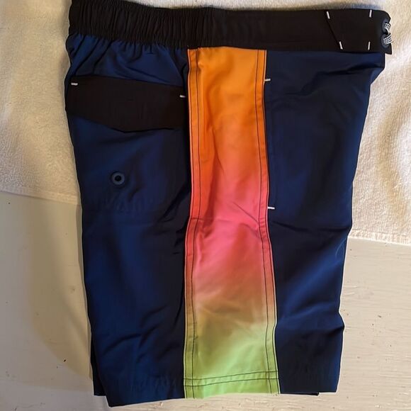 NWOT medium (8) Wonder Nation Qui k Dry side panel swim trunks - Picture 5 of 10